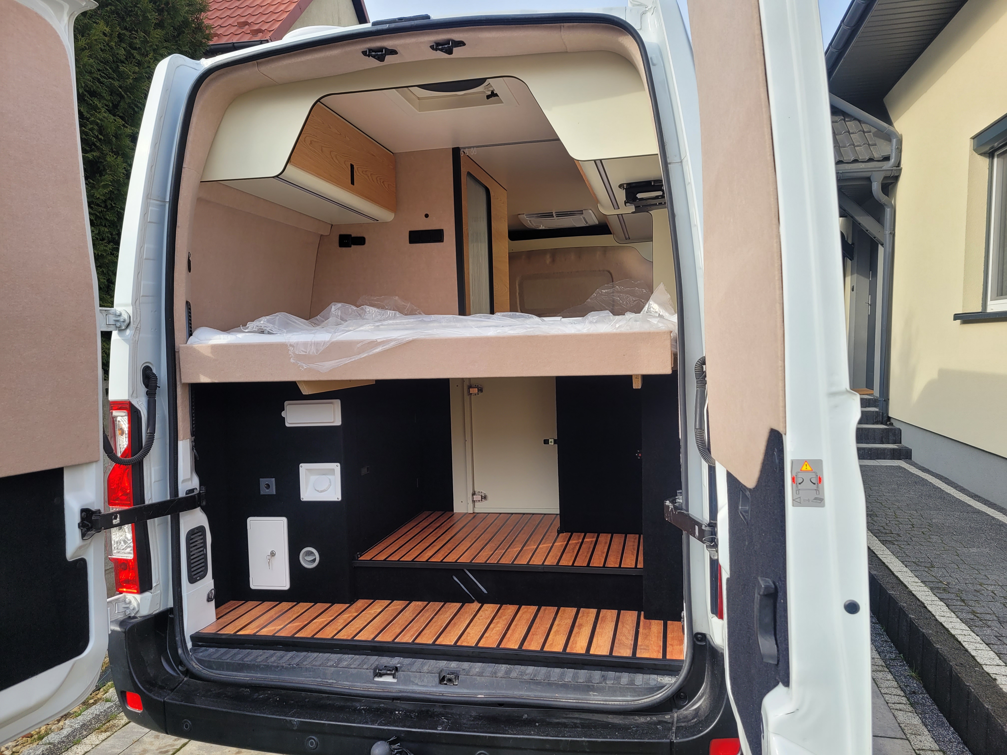 Zabudowa kamperów Camper Mannt