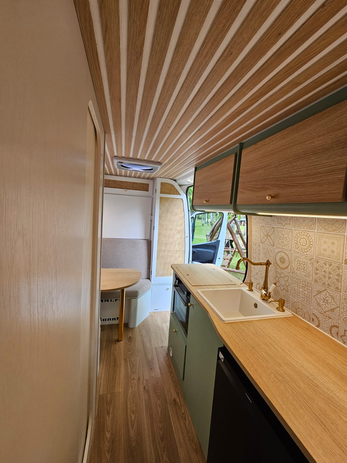 Zabudowa kamperów Camper Mannt